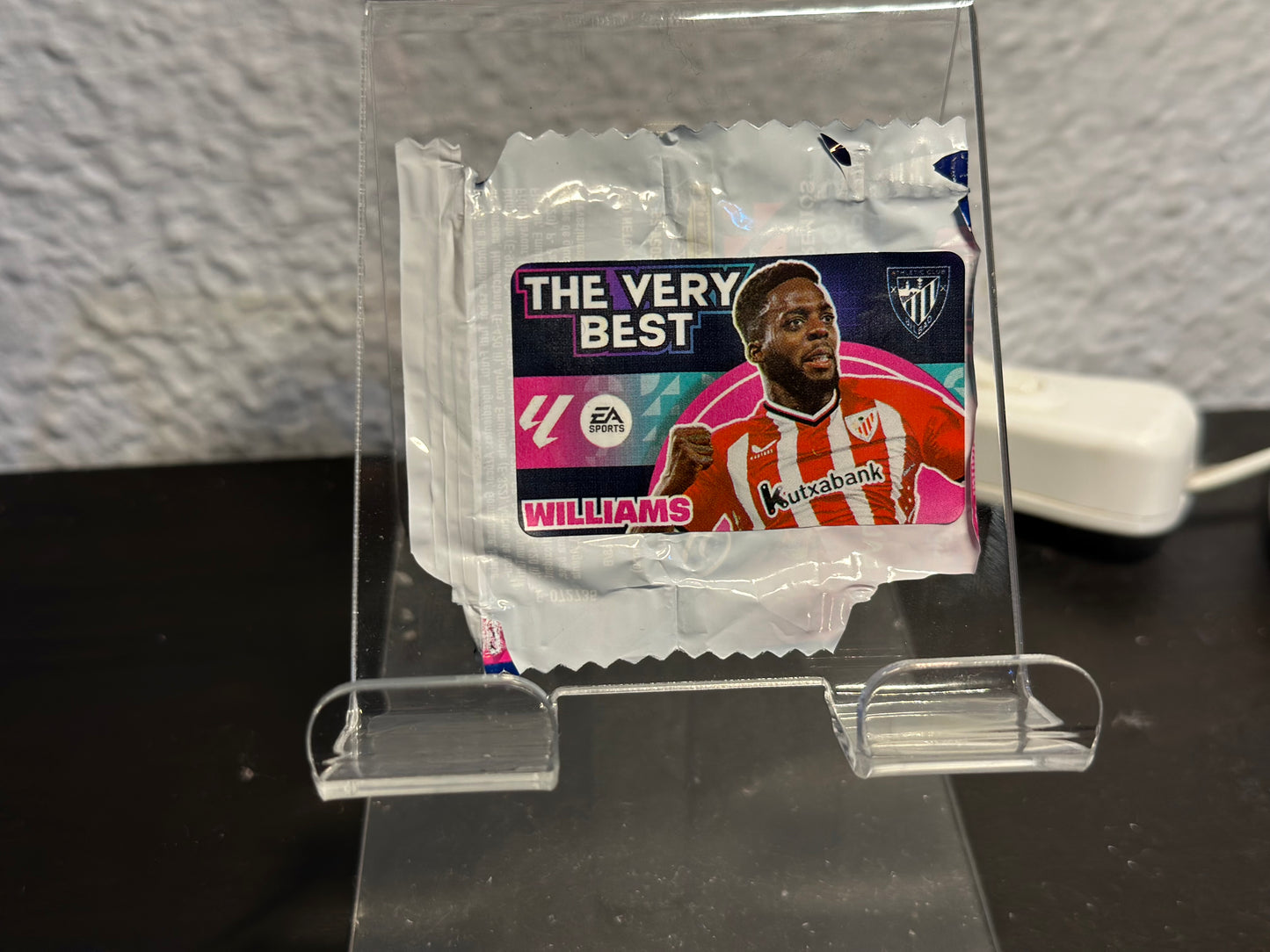 Chicles - The Very Best - Iñaki Williams